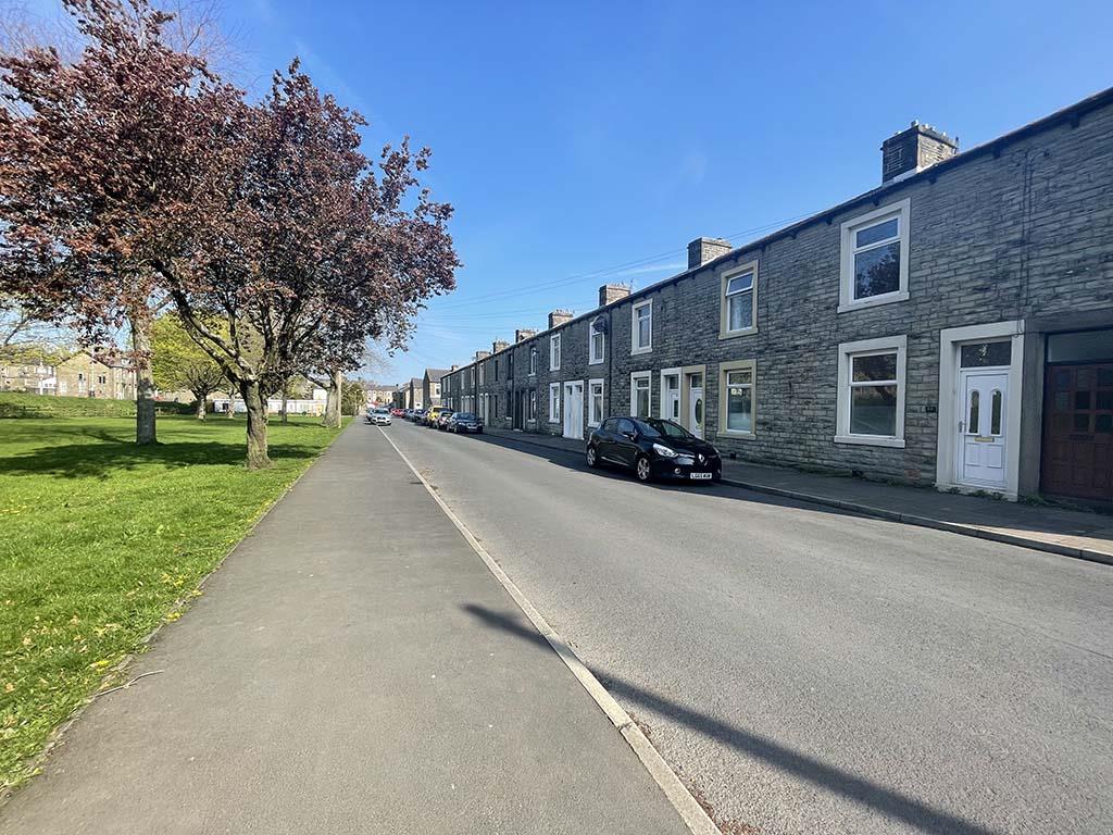 2 bedroom terraced house Let Agreed in Barnoldswick - Main Image